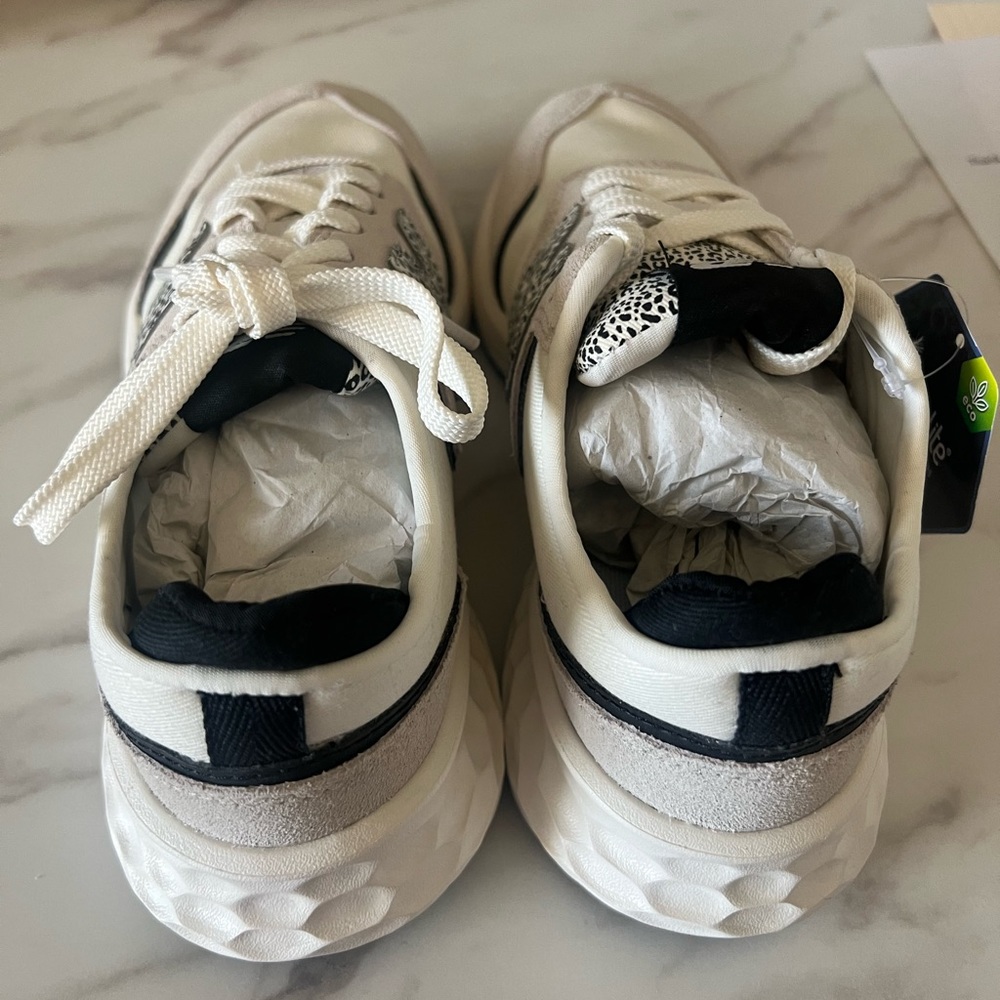 New balance shoes